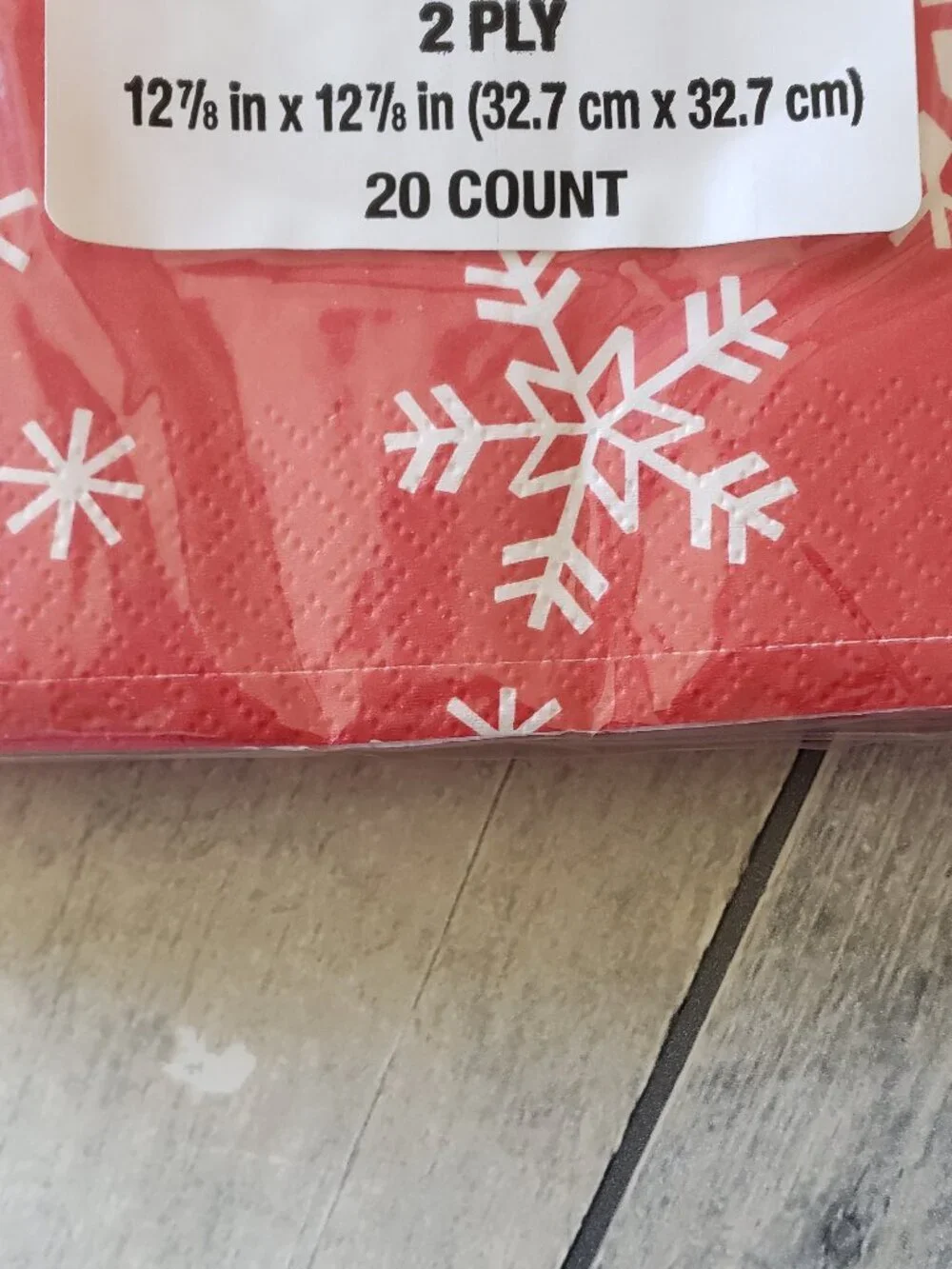 NWT - Red and White Snowflake 2ply paper napkins 12 7/8